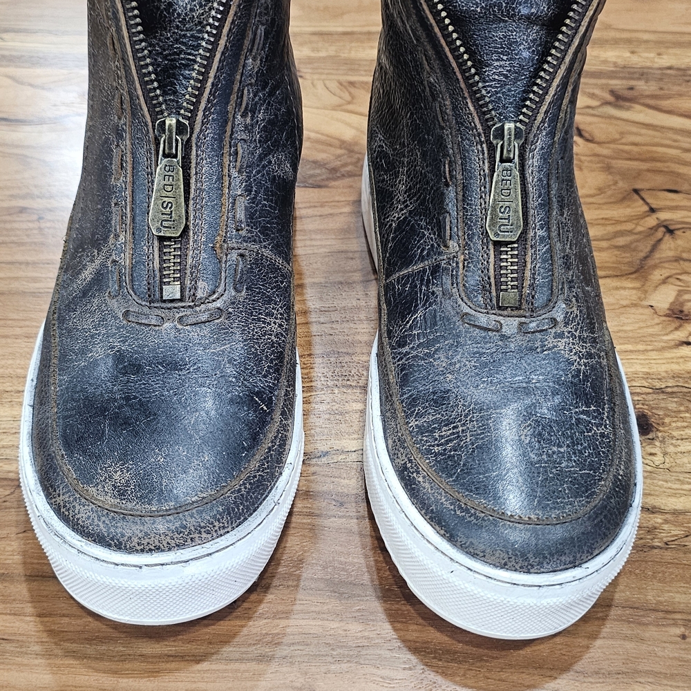Stylish Black Leather Zip-Up Women's Shoes